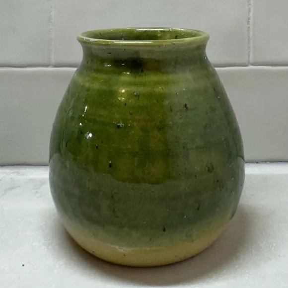 Green Ceramic Vase - Picture 1 of 11